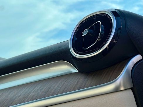 Certified 2023 Mercedes-Benz C 300 4MATIC Sedan image 10