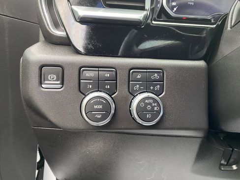 Used 2025 GMC Sierra 2500 SLT image 19