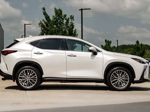 Used 2025 Lexus NX 350h AWD w/ Accessory Package (2T) image 3
