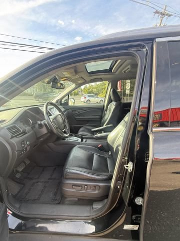 Used 2017 Honda Pilot Touring image 15