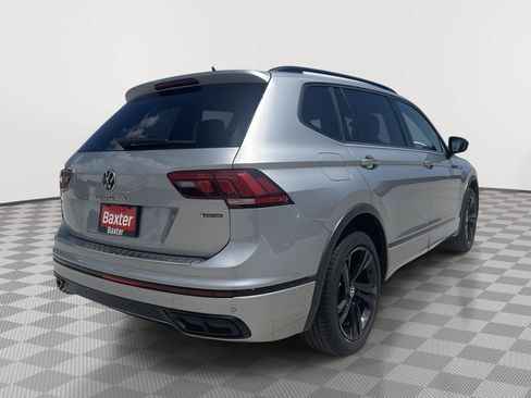 Used 2023 Volkswagen Tiguan SE R-Line AWD/4WD image 10