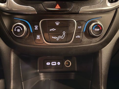 Used 2019 Chevrolet Equinox LT image 22