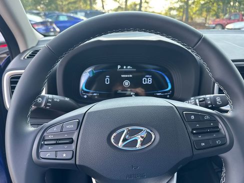 New 2025 Hyundai Venue SEL image 18