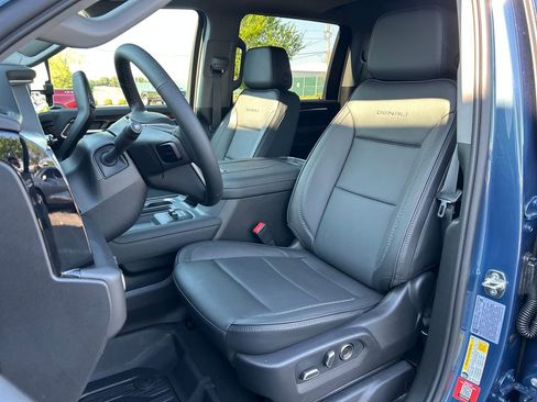 New 2026 GMC Sierra 3500 Denali w/ Denali Reserve Package image 16