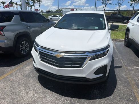 Used 2024 Chevrolet Equinox LS FWD image 2