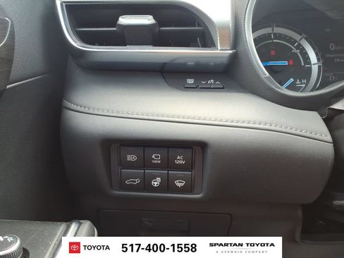 Used 2021 Toyota Highlander Platinum AWD/4WD image 18