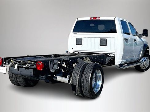 New 2024 RAM 5500 Tradesman w/ Chrome Appearance Group image 6