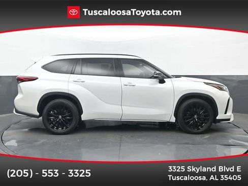 Used 2023 Toyota Highlander XSE FWD image 1