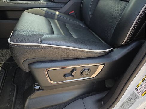 Used 2025 RAM 1500 Limited AWD/4WD image 14