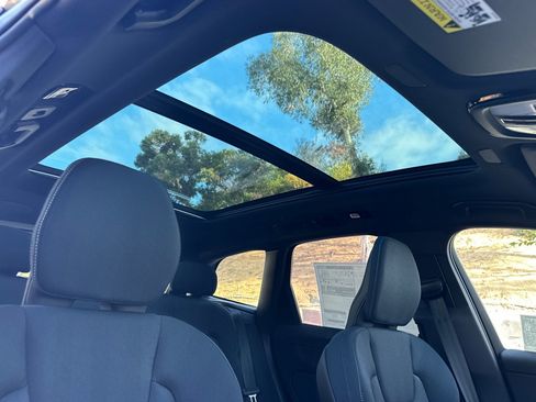 New 2026 Volvo XC60 B5 Ultra image 14