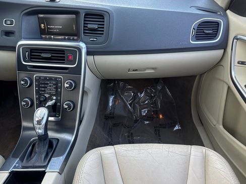 Used 2013 Volvo S60 T5 image 30