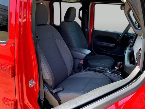 Used 2025 Jeep Wrangler Unlimited Sport AWD/4WD image 9