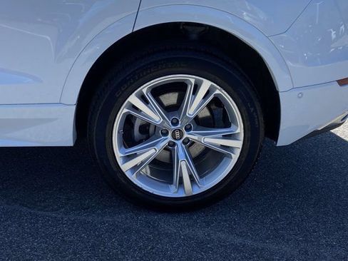 Used 2023 Audi Q8 Premium w/ Convenience Package AWD/4WD image 12
