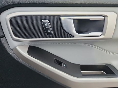 Used 2023 Ford Explorer XLT w/ Equipment Group 202A image 37