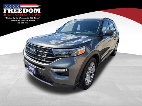 Used 2020 Ford Explorer XLT w/ Equipment Group 202A AWD/4WD image 1