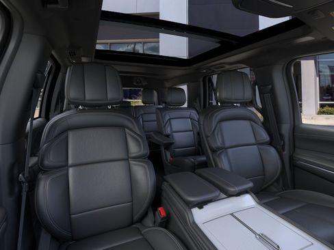 New 2026 Lincoln Navigator Reserve w/ Jet Appearance Package AWD/4WD image 35