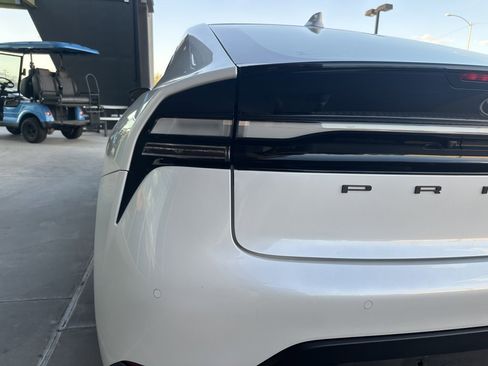 Used 2024 Toyota Prius Prime SE image 12