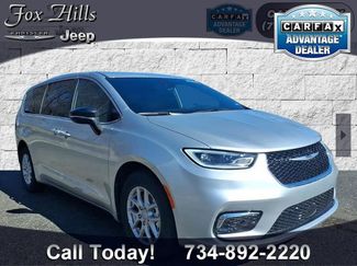 Used 2026 Chrysler Pacifica Select video 1