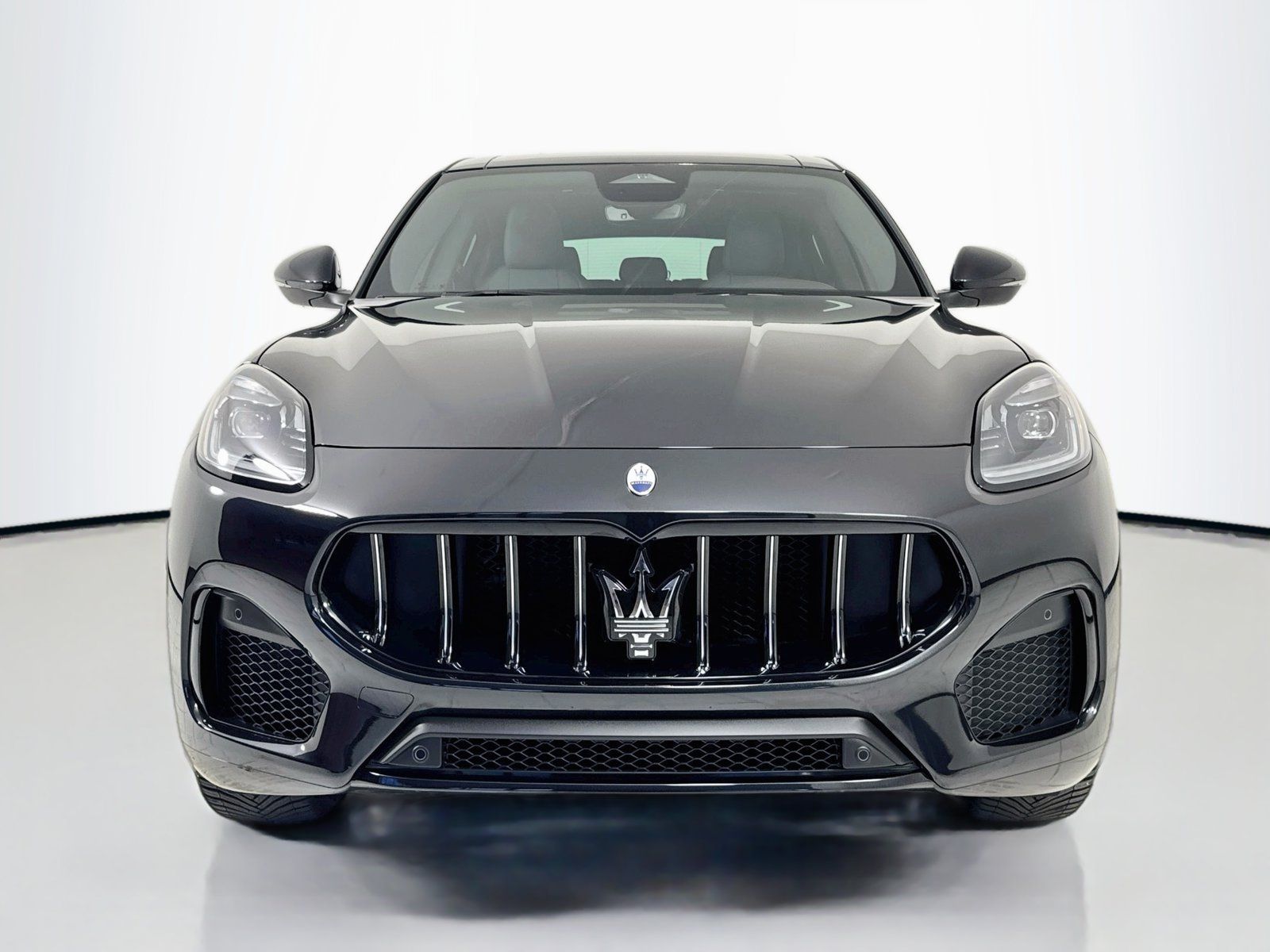 Used 2025 Maserati Grecale GT AWD/4WD image 2