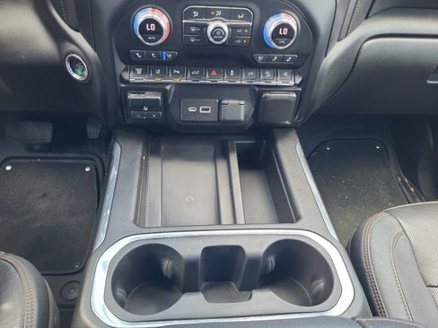 Used 2022 GMC Sierra 2500 AT4 w/ AT4 Premium Plus Package AWD/4WD image 18