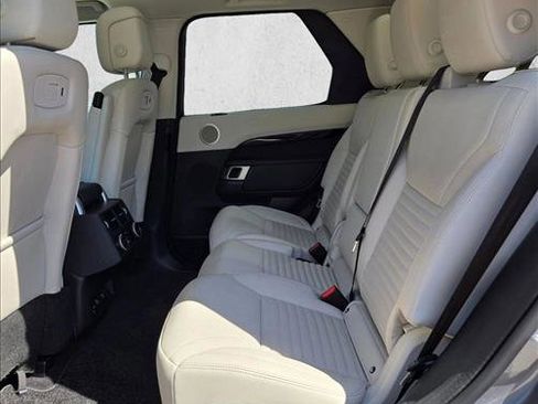 Used 2025 Land Rover Discovery S AWD/4WD image 19
