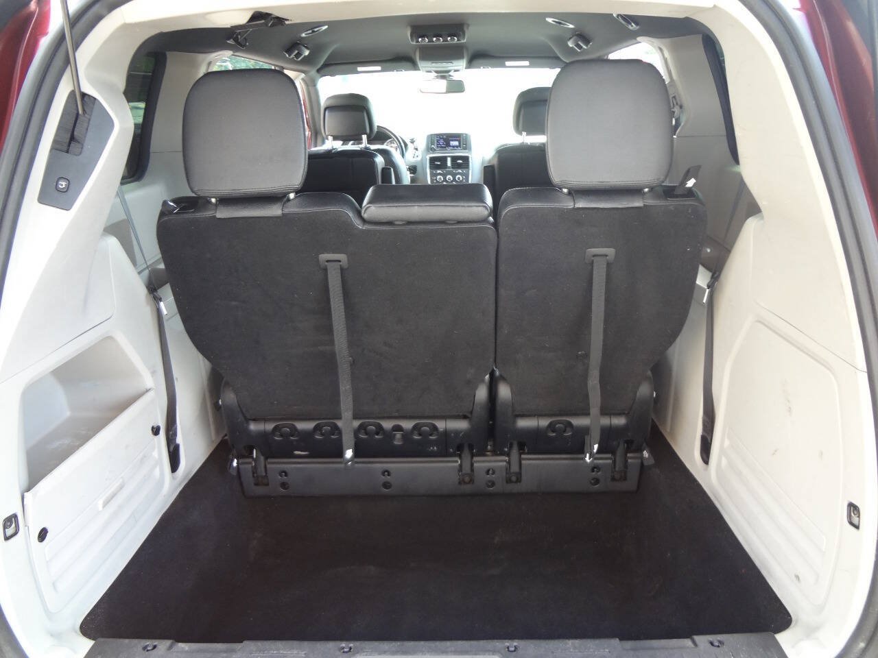 Used 2020 Dodge Grand Caravan SXT FWD image 10