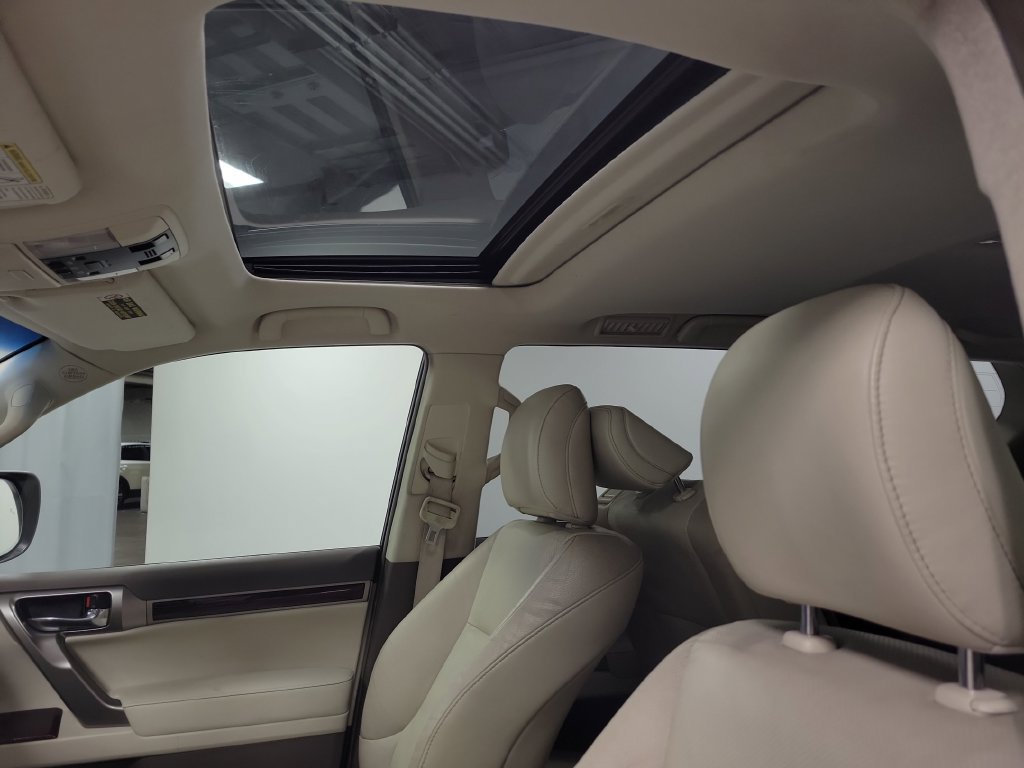 Used 2015 Lexus GX 460 w/ Premium Package AWD/4WD image 16