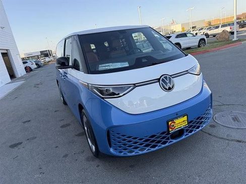 New 2025 Volkswagen ID. Buzz Pro S Plus image 8