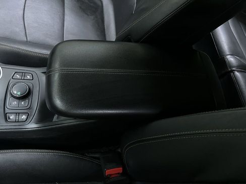 Used 2021 GMC Terrain SLT FWD image 25