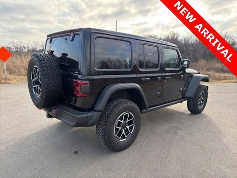 Used 2025 Jeep Wrangler Unlimited Rubicon image 3