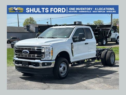 New 2026 Ford F350 XL w/ XL Chrome Package AWD/4WD image 1