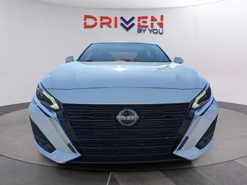 Used 2023 Nissan Altima 2.5 SV image 8