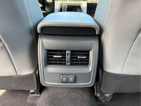 Used 2020 Toyota Avalon XSE FWD image 39