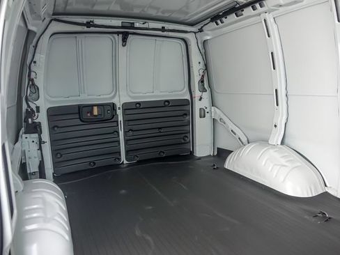 New 2026 Chevrolet Express 2500 w/ Communications Package RWD image 17