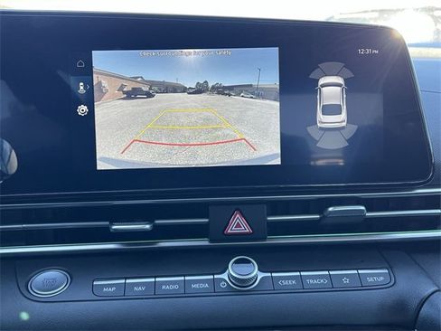 Used 2024 Hyundai Elantra Limited image 4