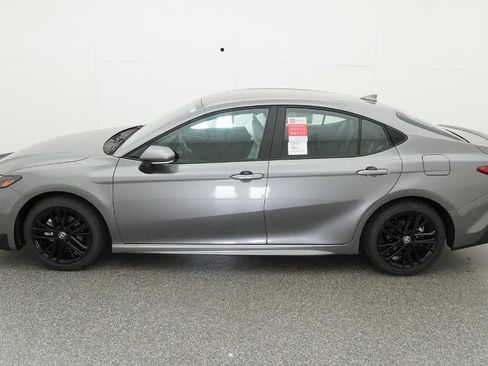 New 2026 Toyota Camry SE image 3