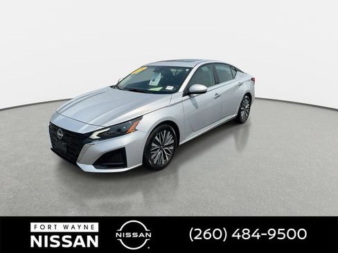Used 2024 Nissan Altima 2.5 SV w/ SV Premium Package FWD image 4