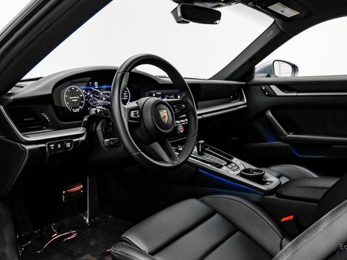 Used 2025 Porsche 911 Carrera image 39