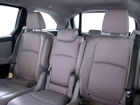 Used 2019 Honda Odyssey EX image 16