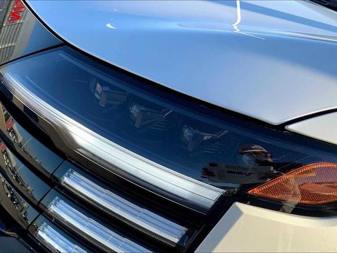 Used 2025 Nissan Kicks SR image 13