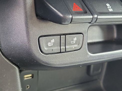 Used 2015 Chevrolet Colorado LT w/ Luxury Package image 10