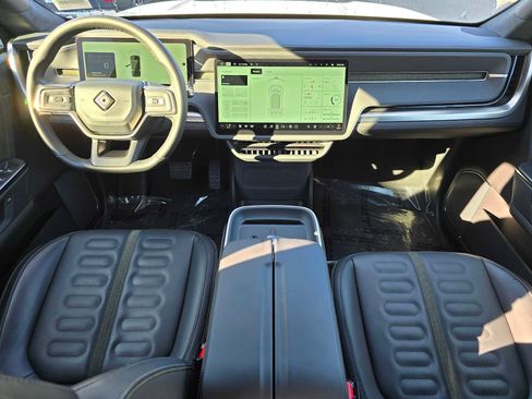 Used 2025 Rivian R1S Adventure image 19