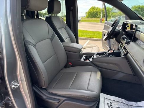 Used 2024 Chevrolet Colorado ZR2 w/ ZR2 Convenience Package III AWD/4WD image 33
