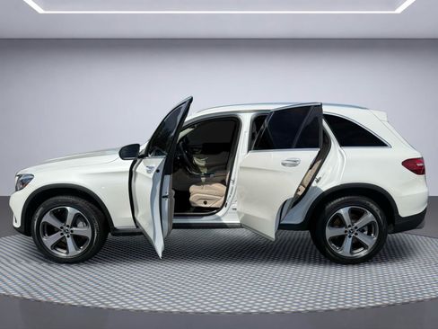 Used 2018 Mercedes-Benz GLC 300 4MATIC image 19