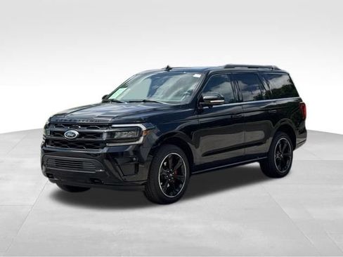 Used 2022 Ford Expedition Limited AWD/4WD image 9