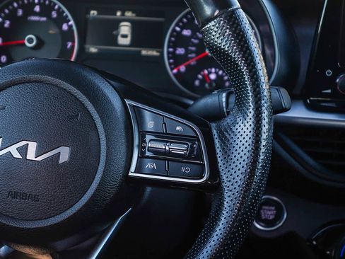 Used 2022 Kia Forte GT-Line image 18