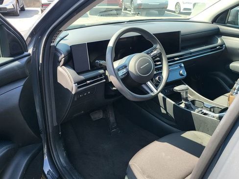 Used 2025 Hyundai Tucson SEL FWD image 2