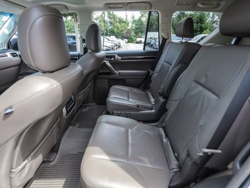 Used 2018 Lexus GX 460 Premium AWD/4WD image 28