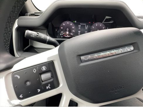 Used 2025 Land Rover Defender 110 S AWD/4WD image 41