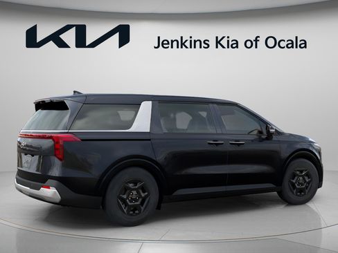 New 2026 Kia Carnival FWD image 5